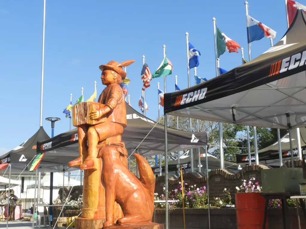 Primer Simposio Internacional de Escultura "CRISOL"