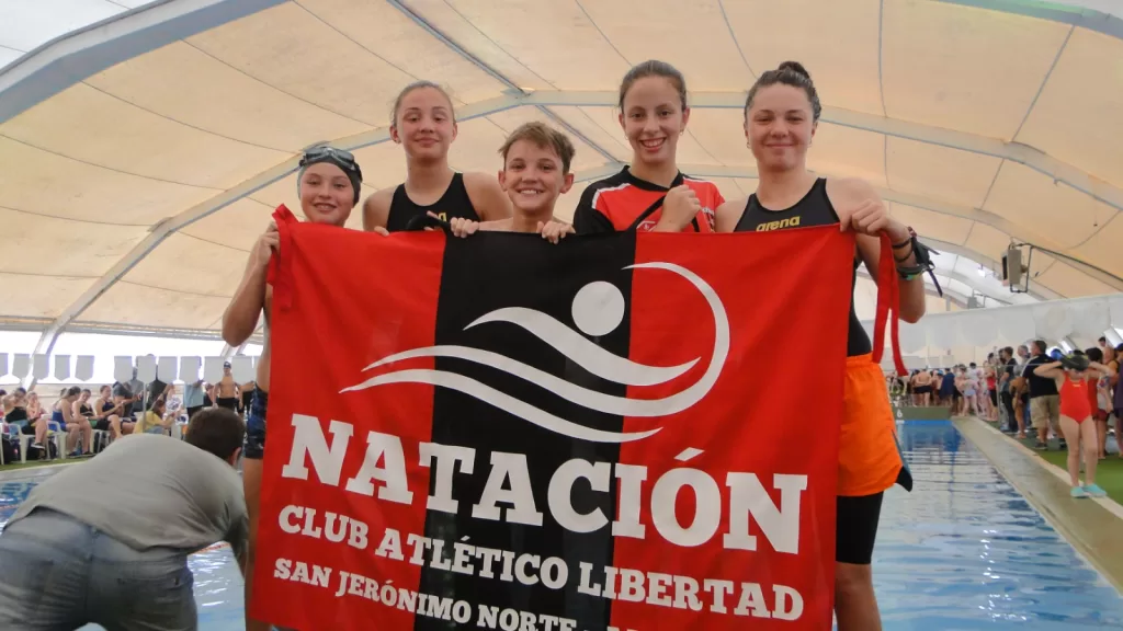 Nadadores del Club Atlético Libertad