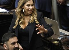 Romina Diez aprovecha el derrumbe del grupo de Iñaki y copa el palco para el acto de Milei en San Lorenzo